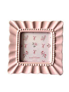 Pink Scallop 4 x 4 Photo Frame Ceramic Style Sanctuary Feminine Beaded Picture